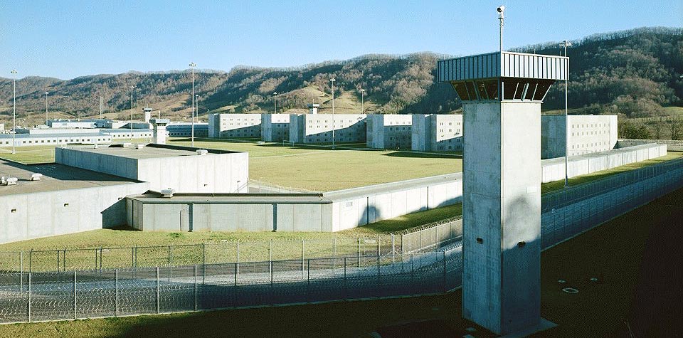 United States Penitentiary (USP) - Lee High