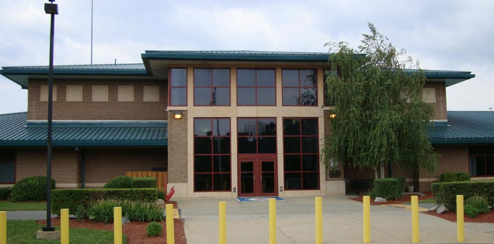 Federal Correctional Institution Allenwood Low